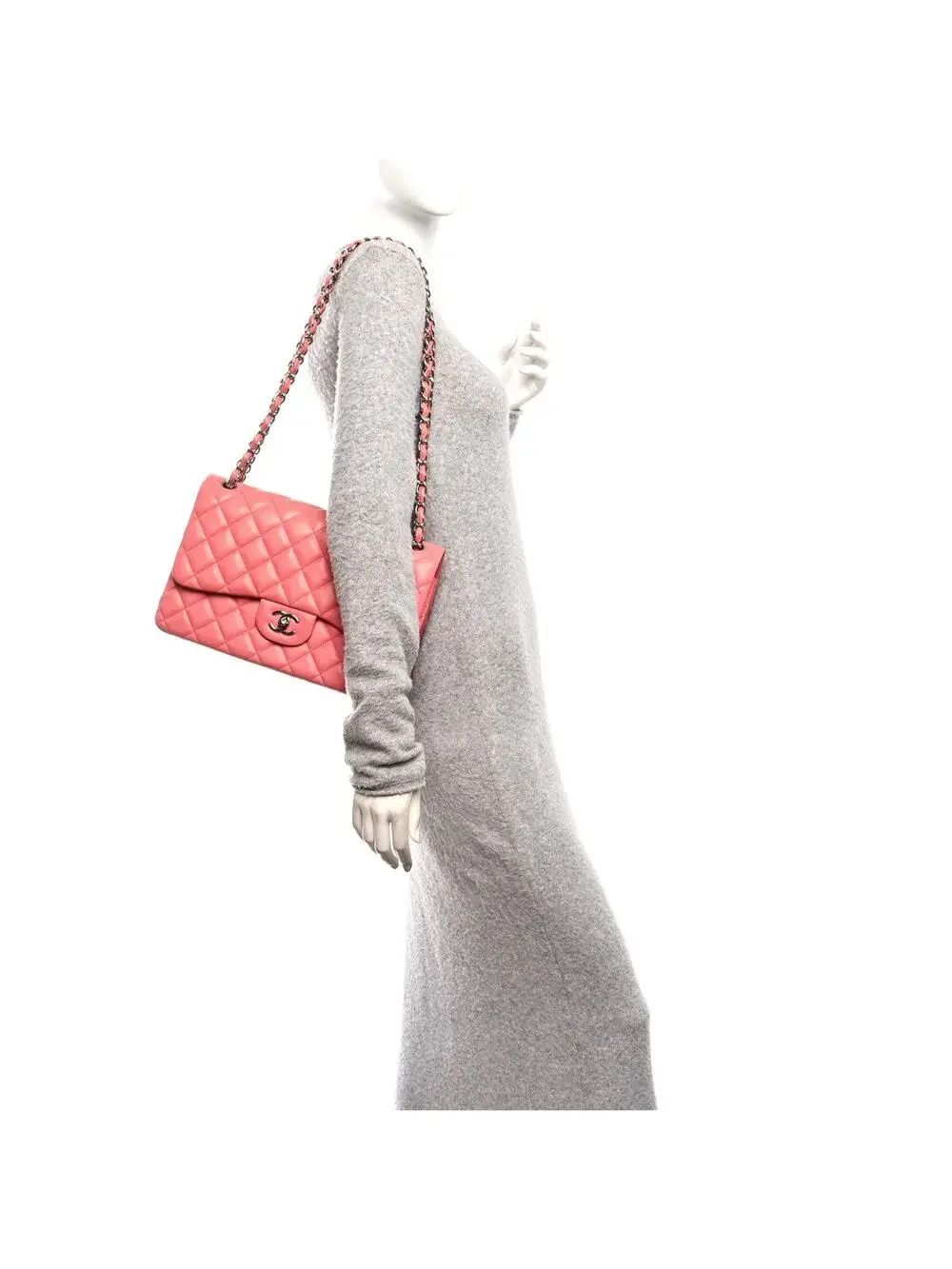 CHANEL indulge timeless
